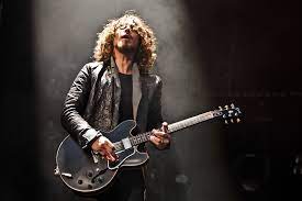 Chris Cornell Playing Gibson Guitars